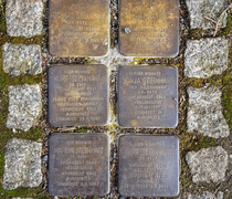 Stolperstein: Familie Steinhart