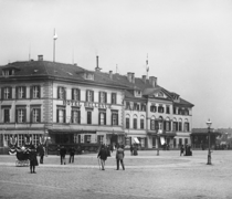 Straßenansicht von Süden